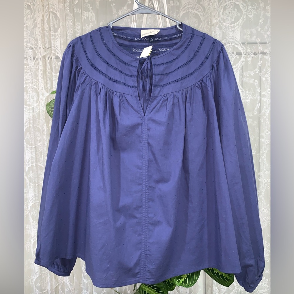NWOT Universal Thread Size M Woman